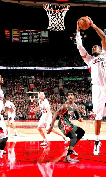 Aldridge scores 23 points to help Trail Blazers rally past Bucks